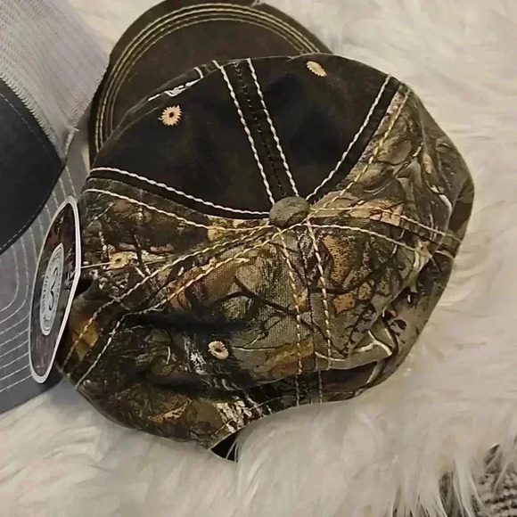 Richardson & Realtree Hats - Picture 5 of 8